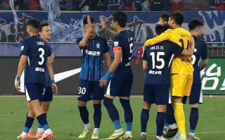 手握进攻节奏，球队在场上展现统治力